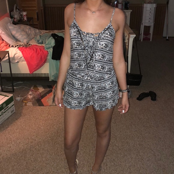 ROMPER - Picture 2 of 7
